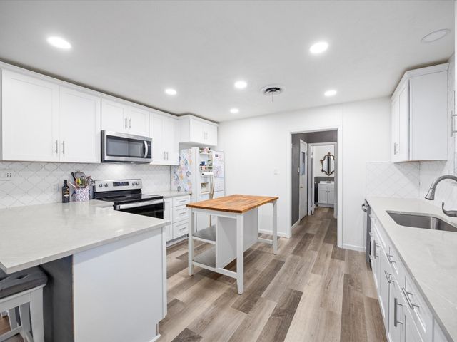 209 W Avenue K, Midlothian, TX 76065
