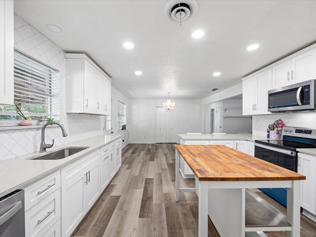 209 W Avenue K, Midlothian, TX 76065
