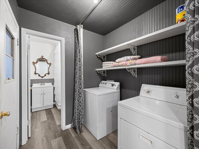209 W Avenue K, Midlothian, TX 76065