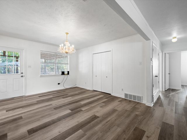 209 W Avenue K, Midlothian, TX 76065