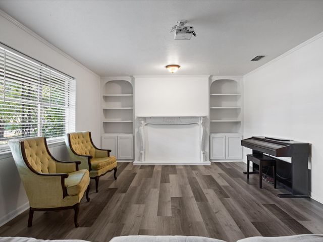 209 W Avenue K, Midlothian, TX 76065
