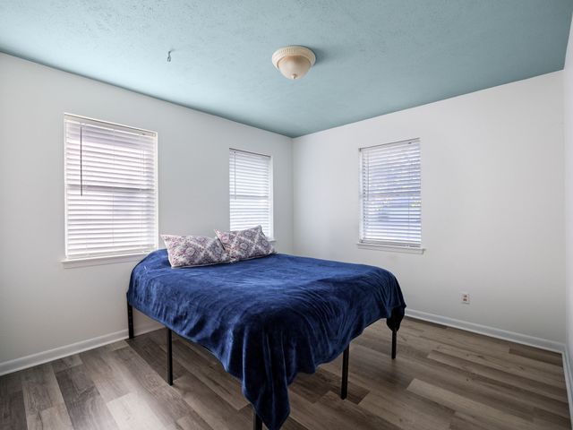 209 W Avenue K, Midlothian, TX 76065