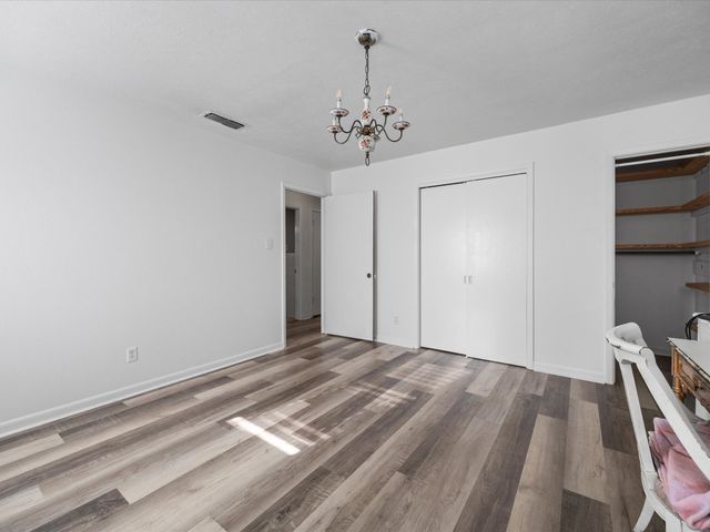 209 W Avenue K, Midlothian, TX 76065