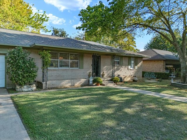 209 W Avenue K, Midlothian, TX 76065