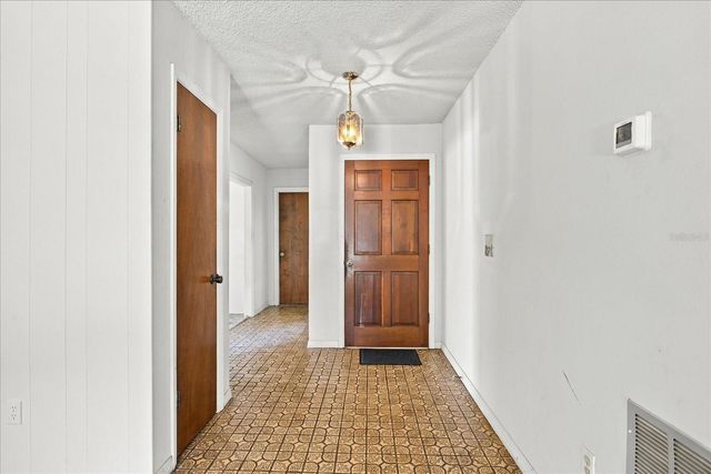 528 E HILLCREST STREET, Altamonte Springs, FL 32701