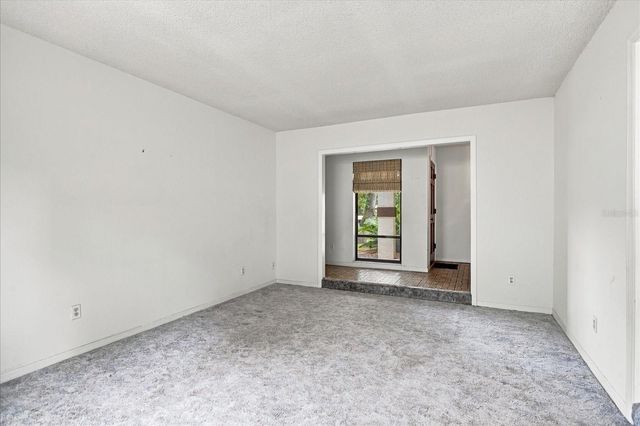 528 E HILLCREST STREET, Altamonte Springs, FL 32701