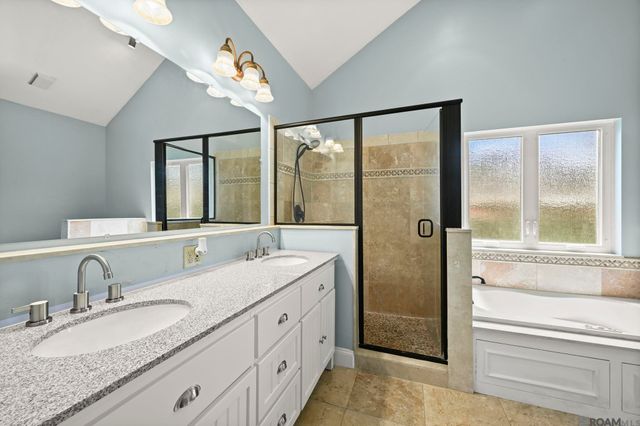 18567 White Oak Dr, Prairieville, LA 70769