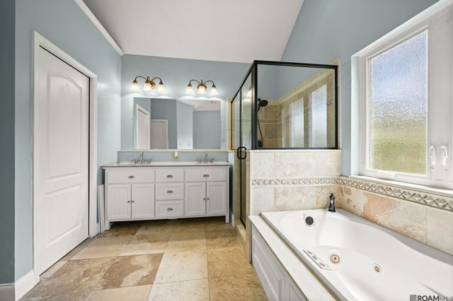 18567 White Oak Dr, Prairieville, LA 70769