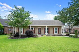 18567 White Oak Dr, Prairieville, LA 70769