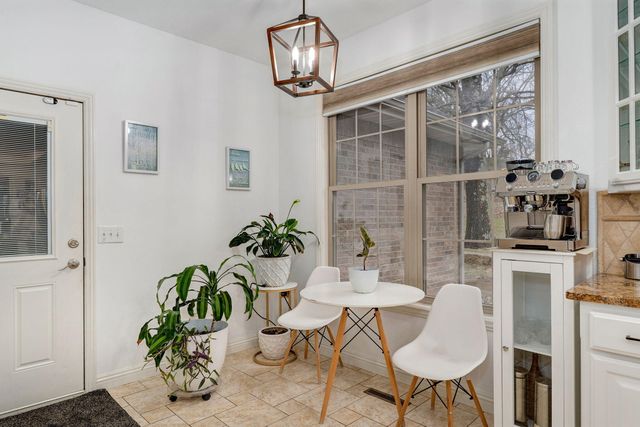 4642 N Farm Road 159, Springfield, MO 65803