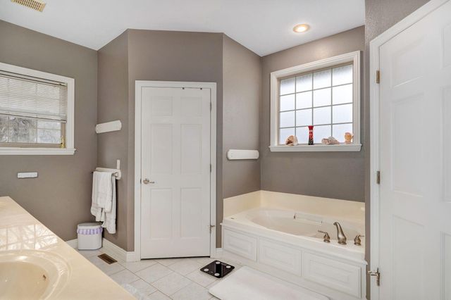 4642 N Farm Road 159, Springfield, MO 65803