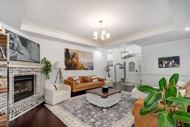 4642 N Farm Road 159, Springfield, MO 65803