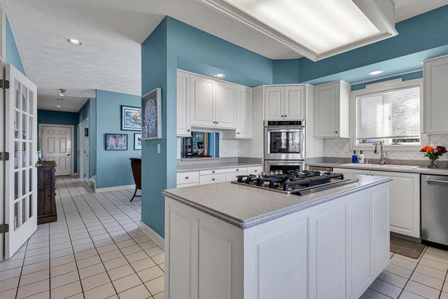 3050 WALDWIC LANE, Oshkosh, WI 54904