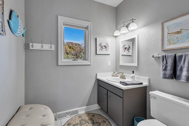 3050 WALDWIC LANE, Oshkosh, WI 54904