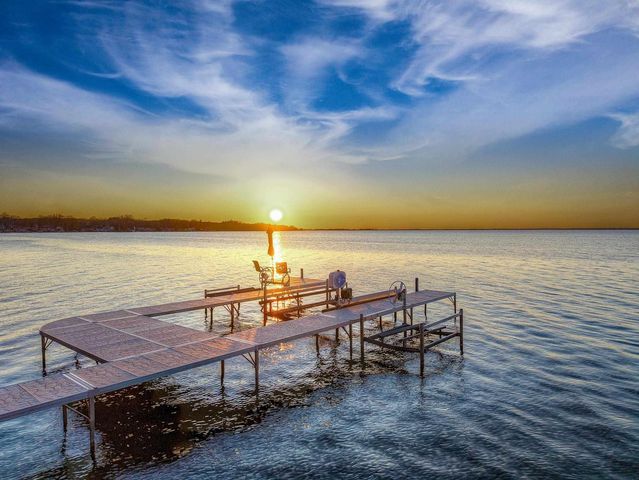 3050 WALDWIC LANE, Oshkosh, WI 54904