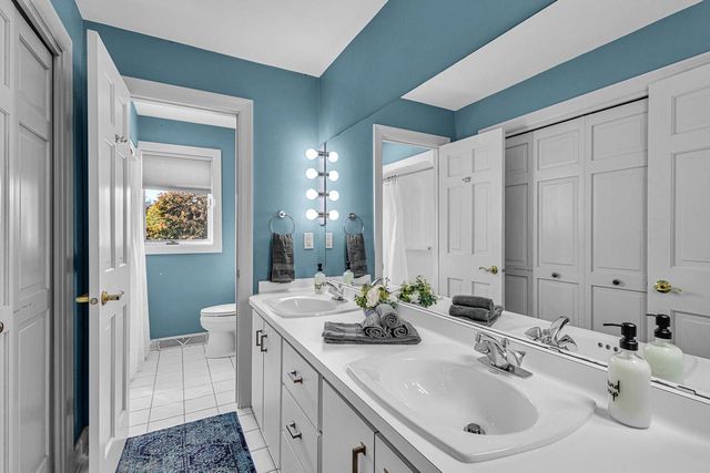 3050 WALDWIC LANE, Oshkosh, WI 54904