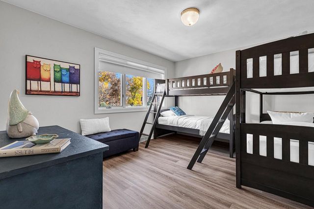 3050 WALDWIC LANE, Oshkosh, WI 54904