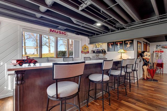 3050 WALDWIC LANE, Oshkosh, WI 54904