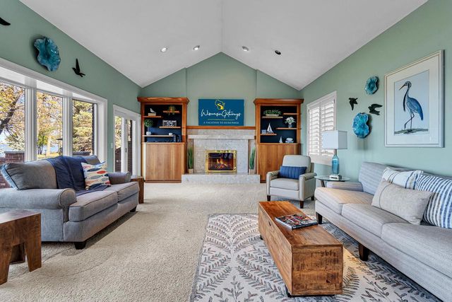 3050 WALDWIC LANE, Oshkosh, WI 54904