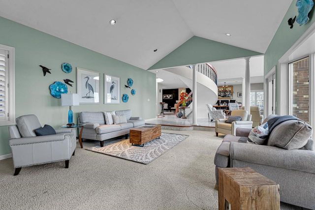 3050 WALDWIC LANE, Oshkosh, WI 54904