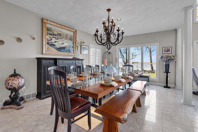 3050 WALDWIC LANE, Oshkosh, WI 54904