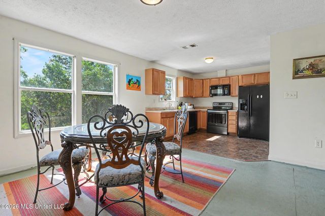 3589 Foster Drive, Pass Christian, MS 39571