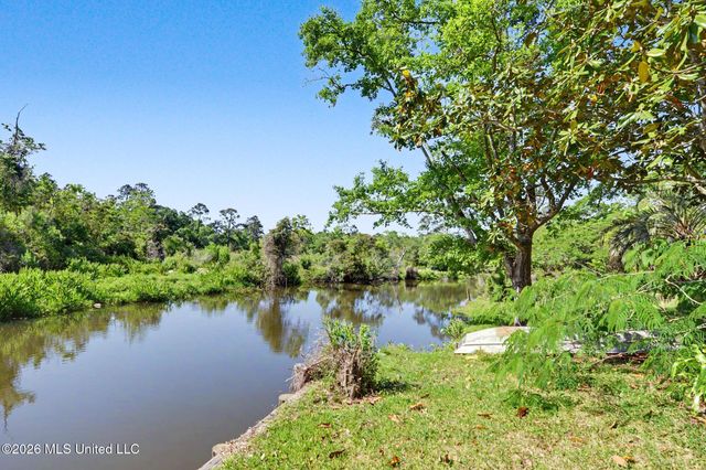 3589 Foster Drive, Pass Christian, MS 39571