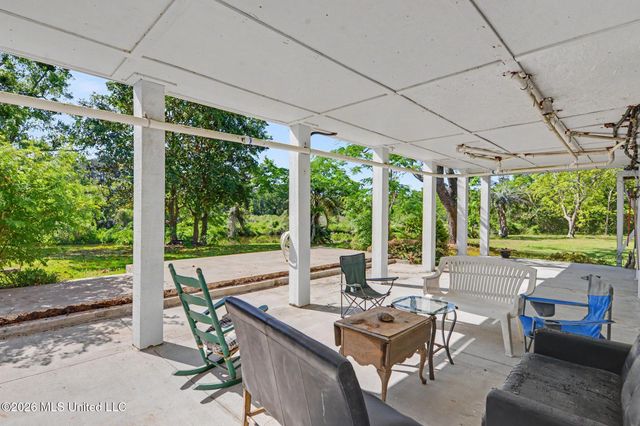 3589 Foster Drive, Pass Christian, MS 39571