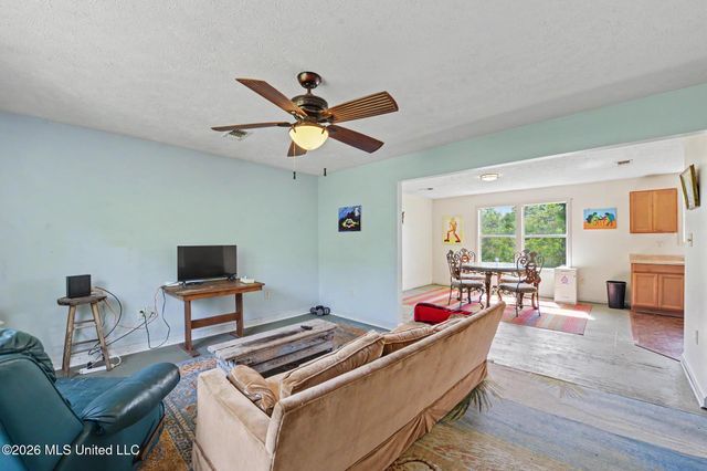 3589 Foster Drive, Pass Christian, MS 39571