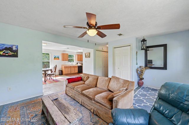 3589 Foster Drive, Pass Christian, MS 39571