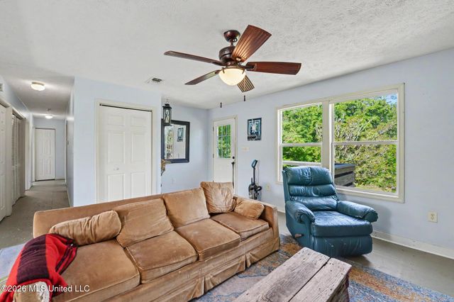3589 Foster Drive, Pass Christian, MS 39571