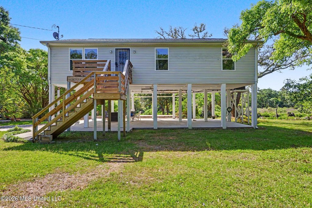 3589 Foster Drive, Pass Christian, MS 39571