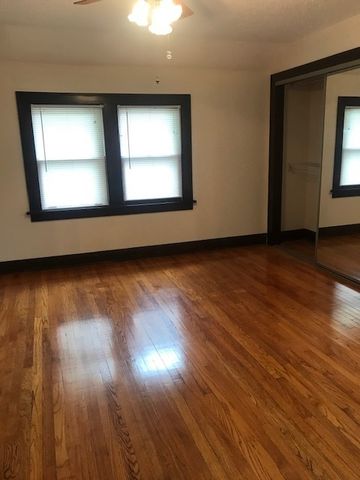 630 N 1st Street, Libertyville, IL 60048