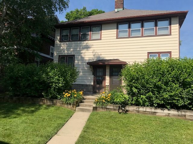 630 N 1st Street, Libertyville, IL 60048