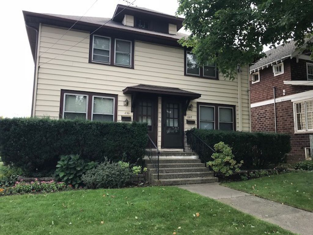 630 N 1st Street, Libertyville, IL 60048
