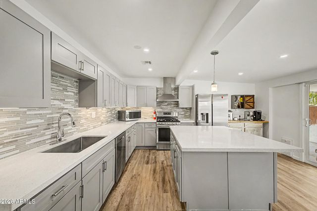 11620 N HAGEN Drive, Sun City, AZ 85351