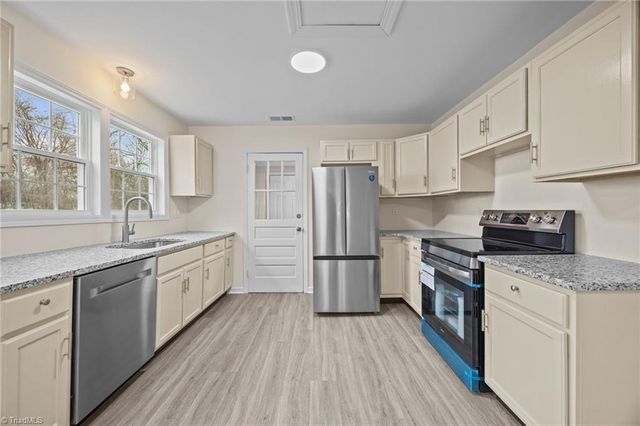 100 Carr Street, Thomasville, NC 27360