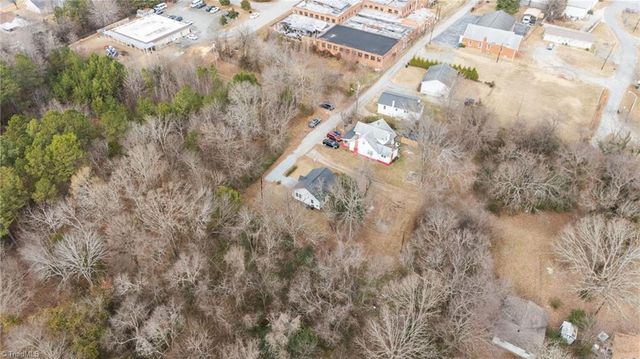 100 Carr Street, Thomasville, NC 27360