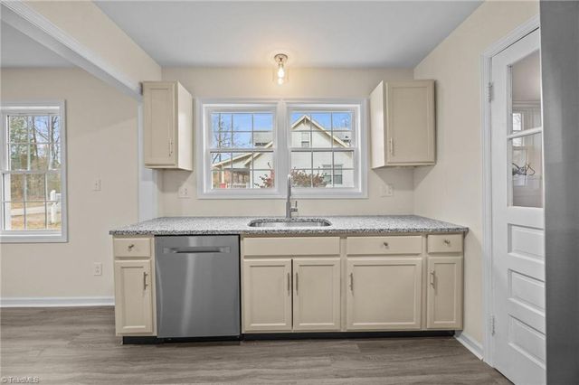 100 Carr Street, Thomasville, NC 27360