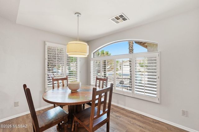 1950 E Desert Lark Pass, Green Valley, AZ 85614