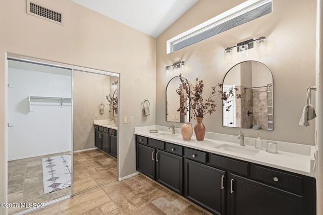 1950 E Desert Lark Pass, Green Valley, AZ 85614