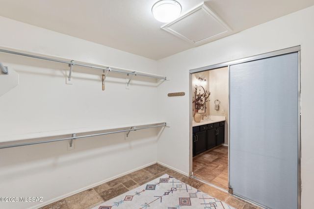 1950 E Desert Lark Pass, Green Valley, AZ 85614