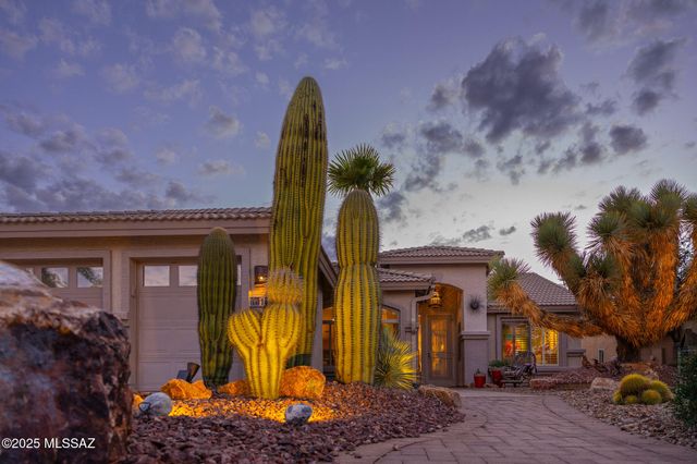 1950 E Desert Lark Pass, Green Valley, AZ 85614