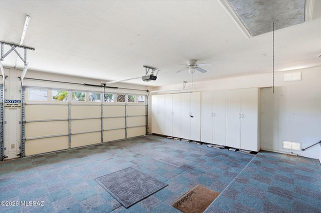 1950 E Desert Lark Pass, Green Valley, AZ 85614