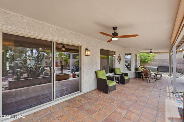 1950 E Desert Lark Pass, Green Valley, AZ 85614