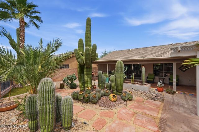 1950 E Desert Lark Pass, Green Valley, AZ 85614