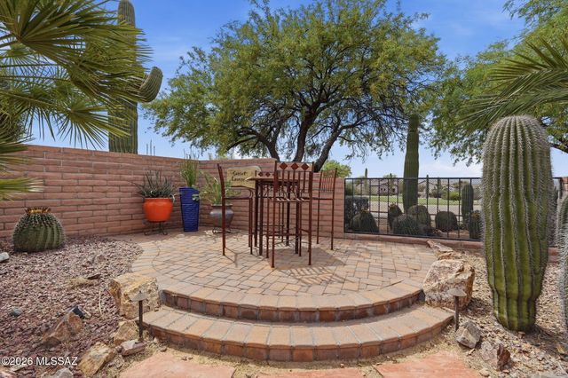 1950 E Desert Lark Pass, Green Valley, AZ 85614