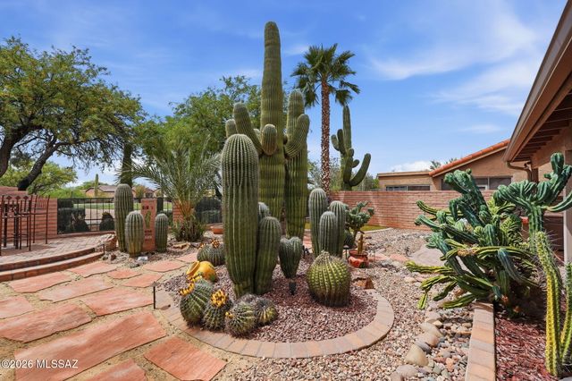 1950 E Desert Lark Pass, Green Valley, AZ 85614
