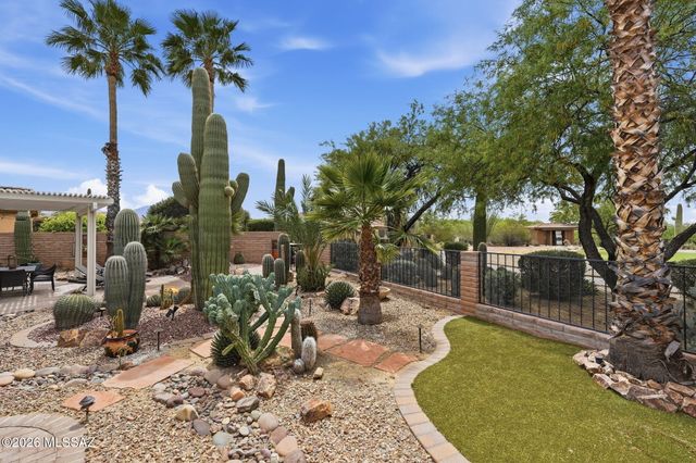 1950 E Desert Lark Pass, Green Valley, AZ 85614