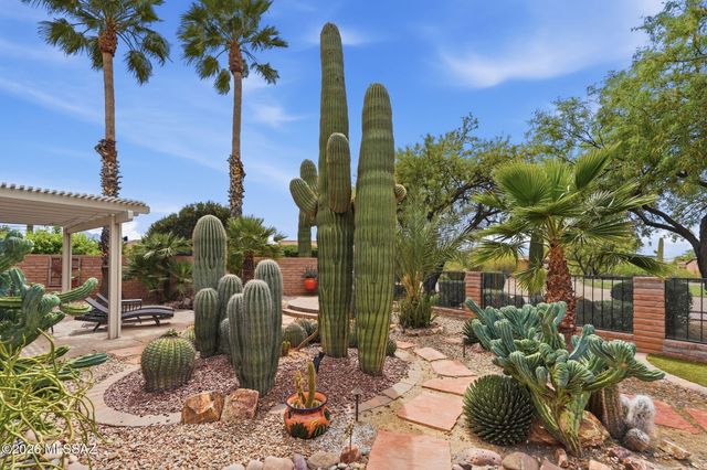 1950 E Desert Lark Pass, Green Valley, AZ 85614